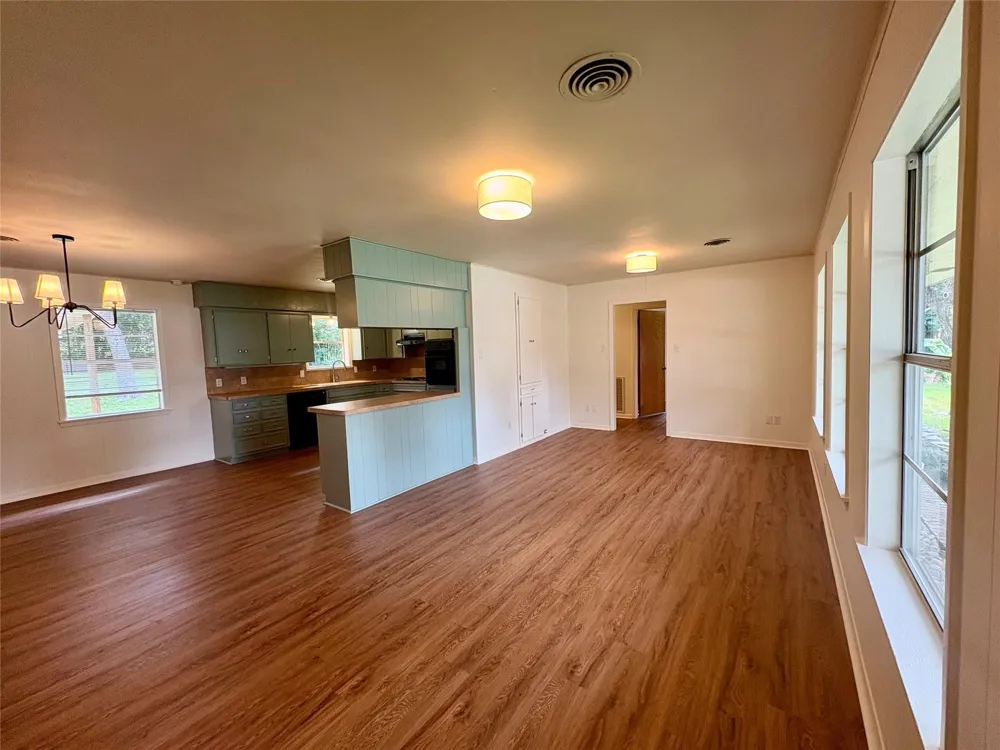 1801 Beazley Street Brenham, TX 77833