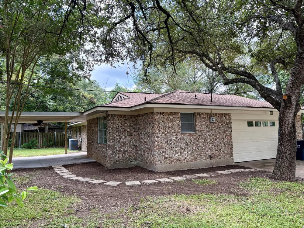 1801 Beazley Street Brenham, TX 77833
