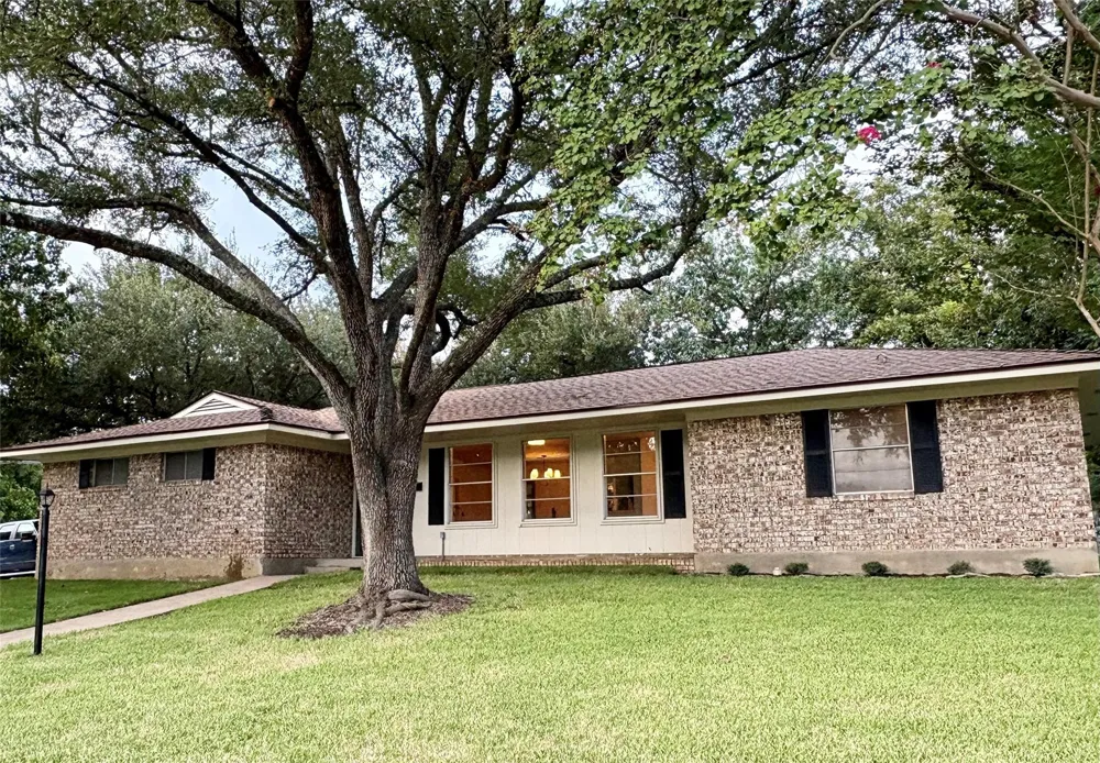 1801 Beazley Street Brenham, TX 77833
