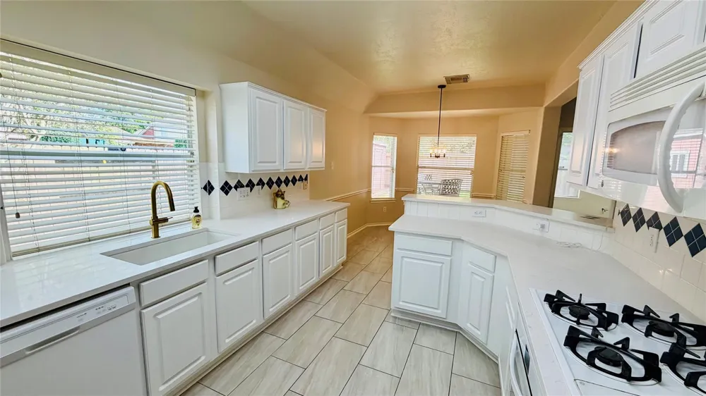 3906 Southsand Drive Pearland, TX 77584