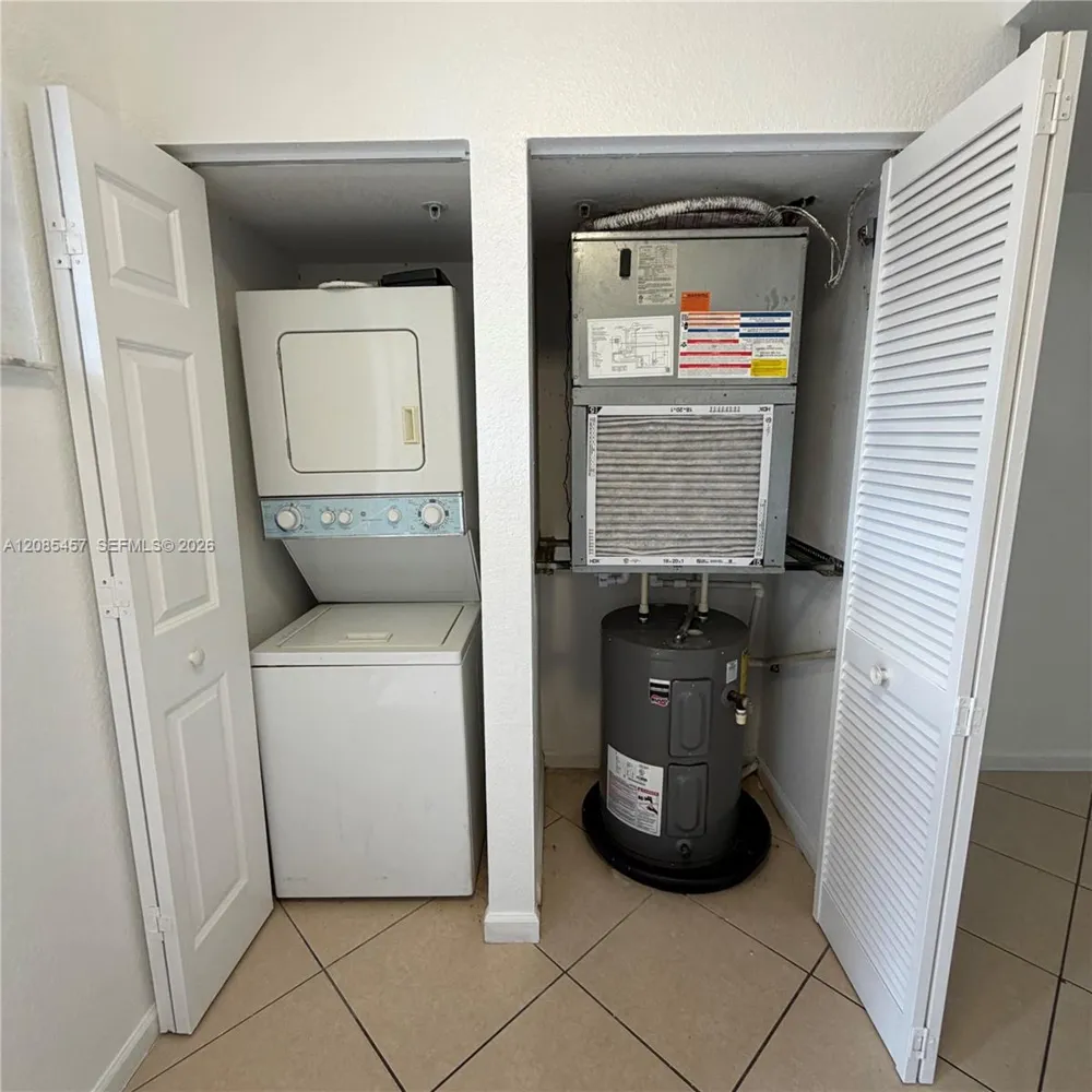 1965 Freeport Ln #1965 Riviera Beach, FL 33404