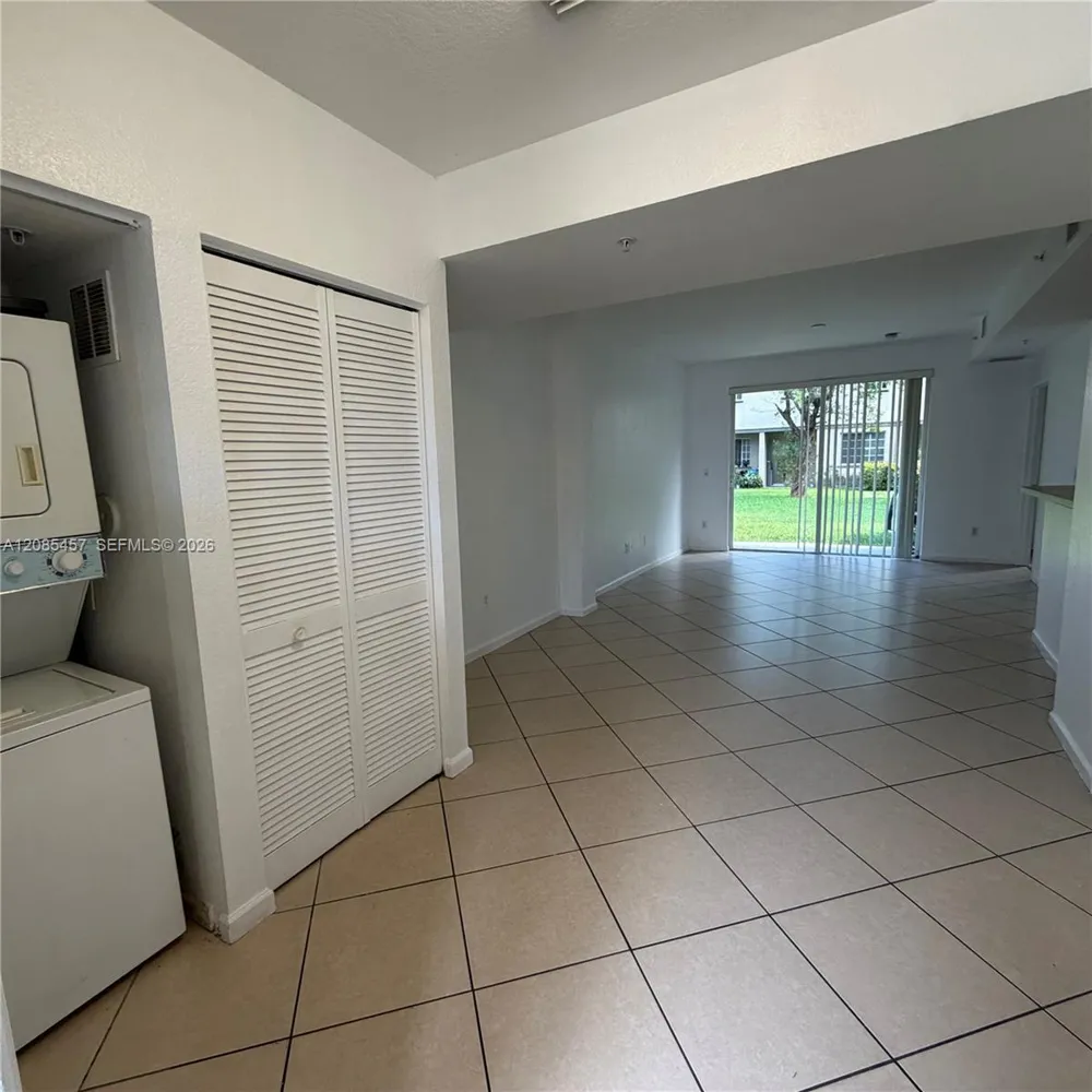 1965 Freeport Ln #1965 Riviera Beach, FL 33404