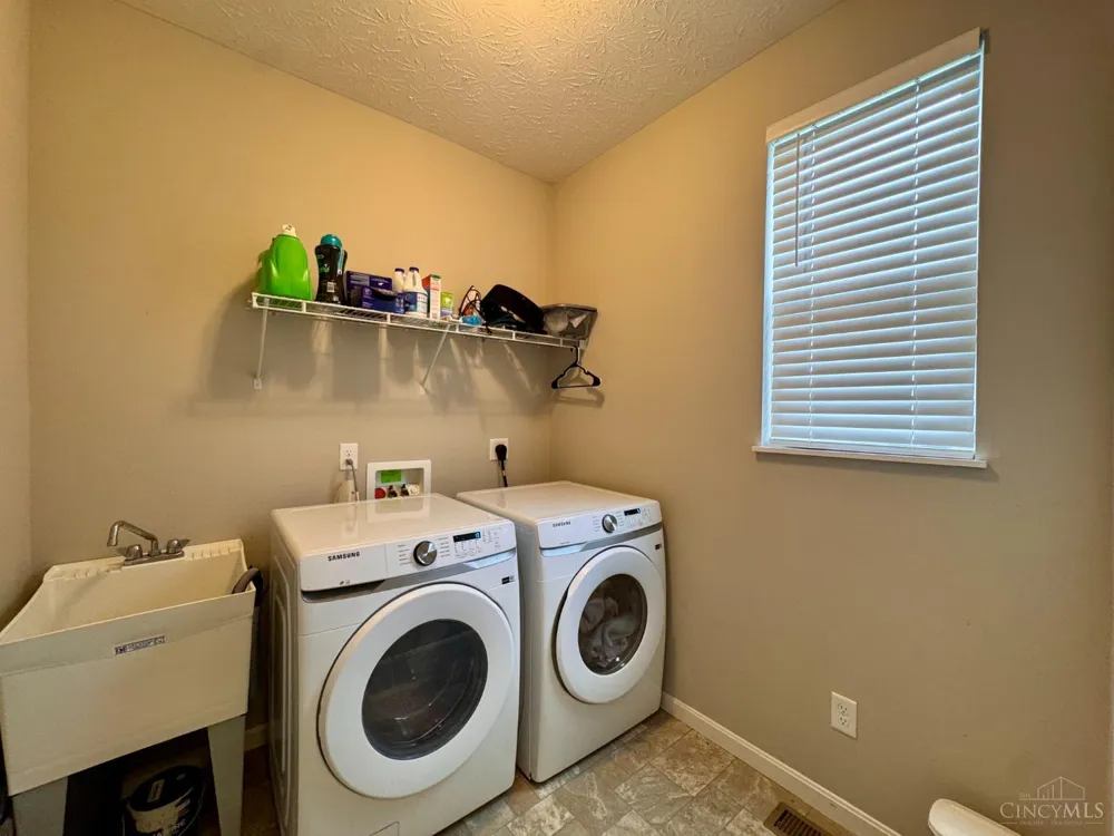 1021 Golden Oak Drive Hamilton, OH 45013