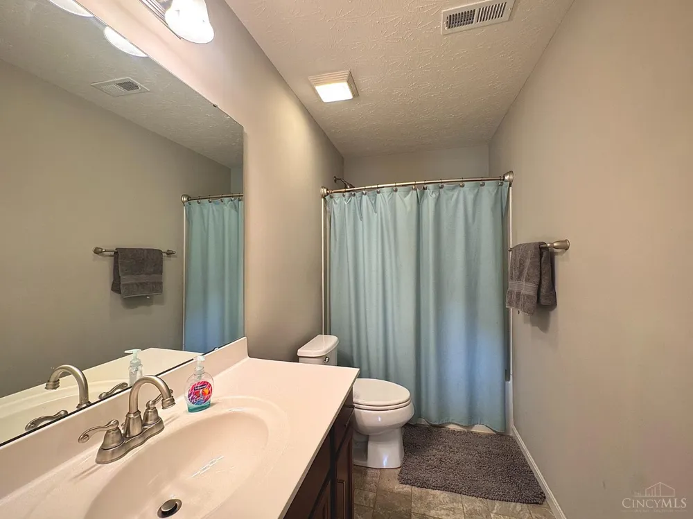1021 Golden Oak Drive Hamilton, OH 45013