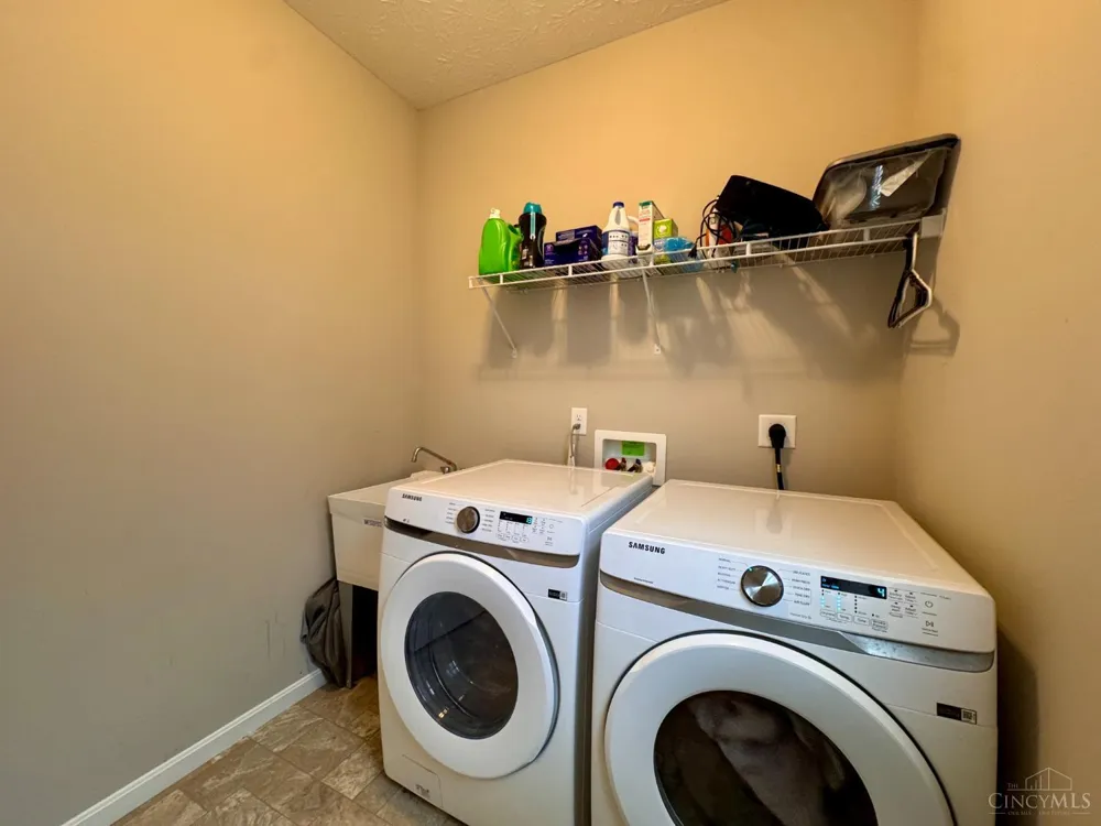 1021 Golden Oak Drive Hamilton, OH 45013