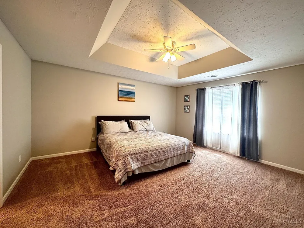 1021 Golden Oak Drive Hamilton, OH 45013