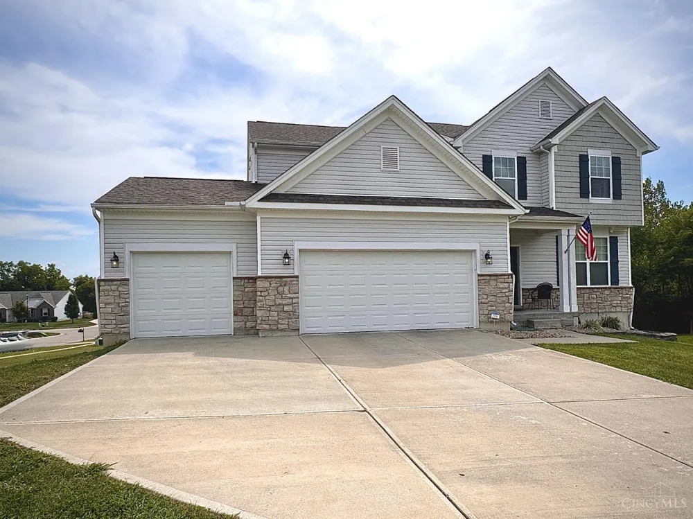 1021 Golden Oak Drive Hamilton, OH 45013