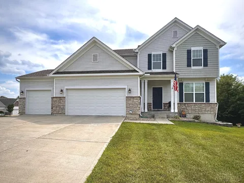1021 Golden Oak Drive