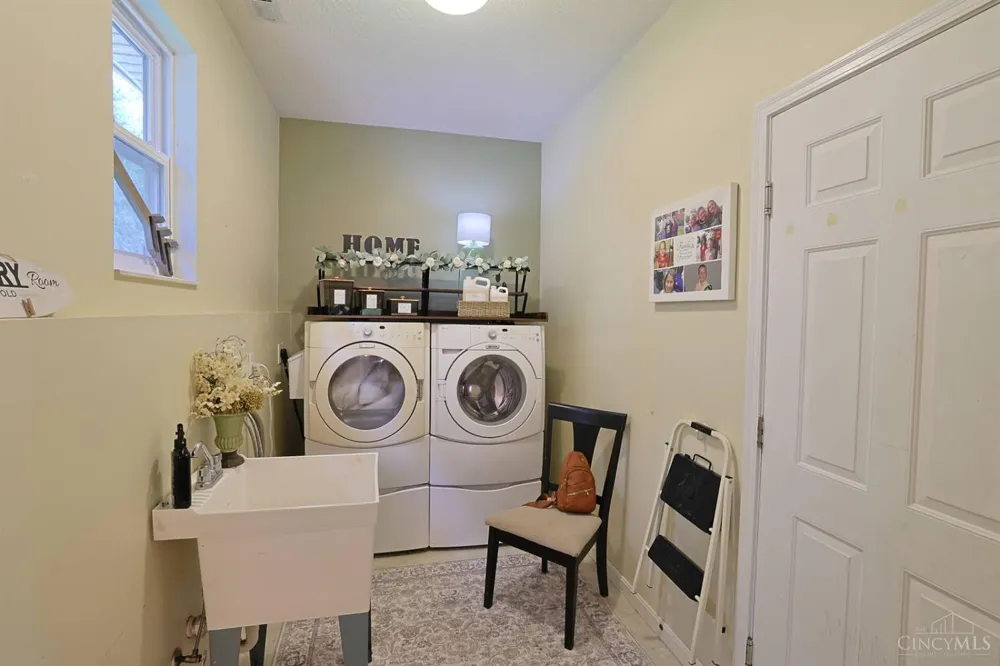 1147 Stableview Circle Hamilton, OH 45039