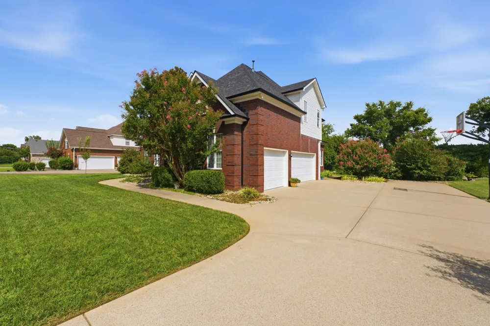 2292 Alexander Blvd Murfreesboro, TN 37130