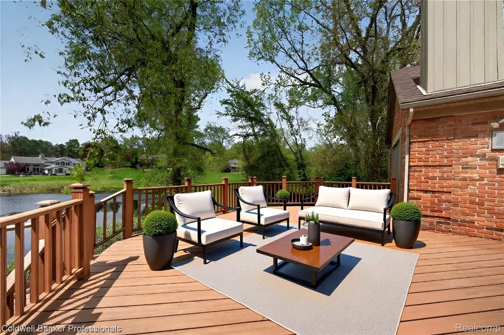 2076 Shore Hill Court West Bloomfield Charter Township, MI 48323