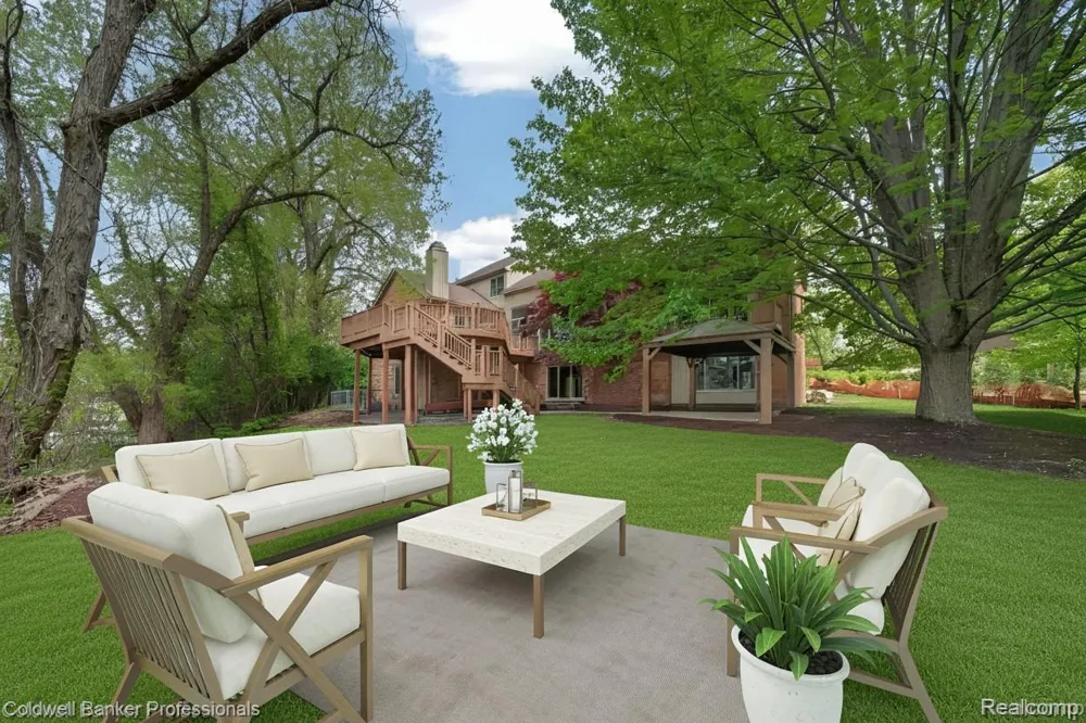 2076 Shore Hill Court West Bloomfield Charter Township, MI 48323