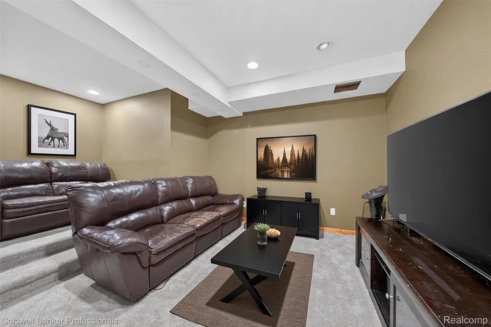 2076 Shore Hill Court West Bloomfield Charter Township, MI 48323
