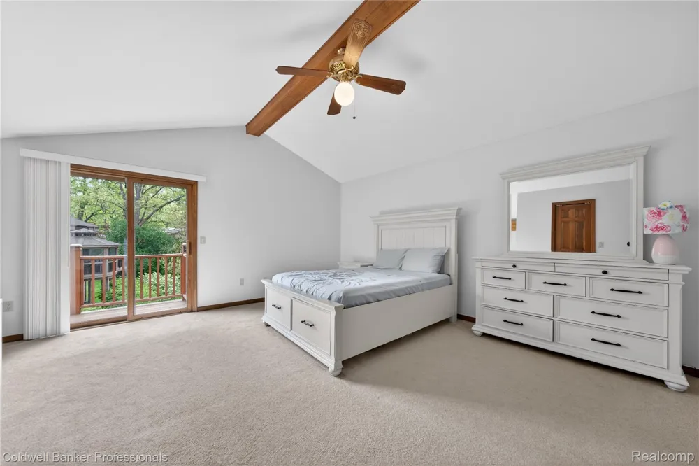 2076 Shore Hill Court West Bloomfield Charter Township, MI 48323