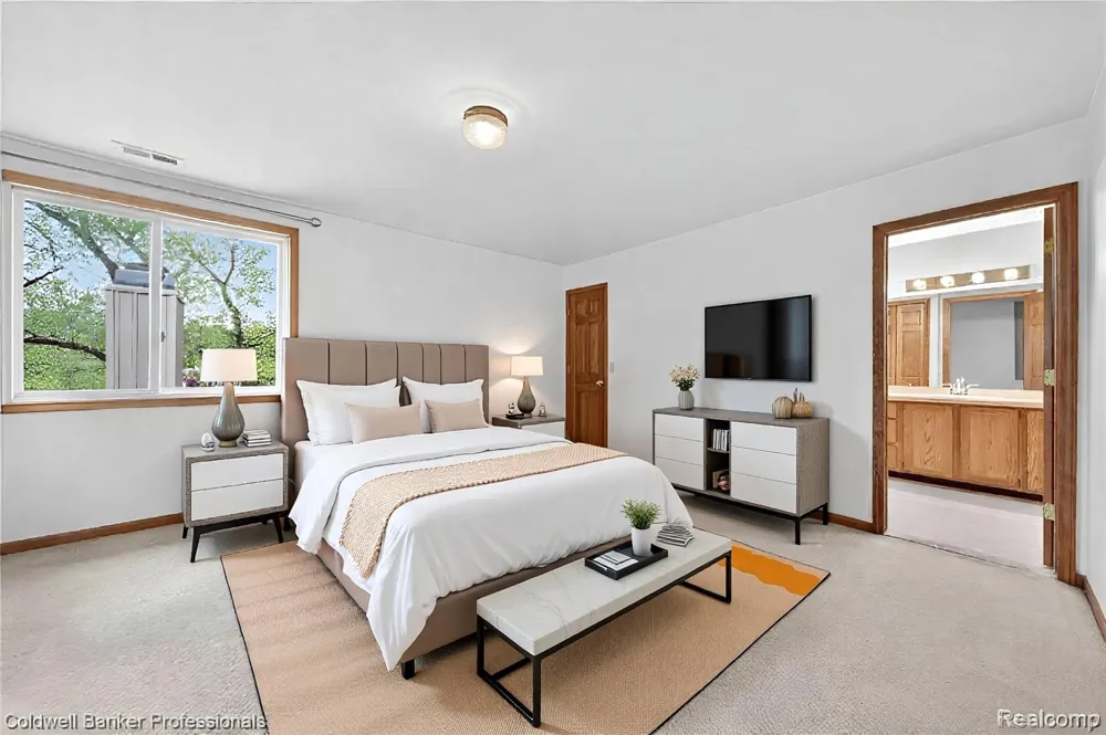 2076 Shore Hill Court West Bloomfield Charter Township, MI 48323
