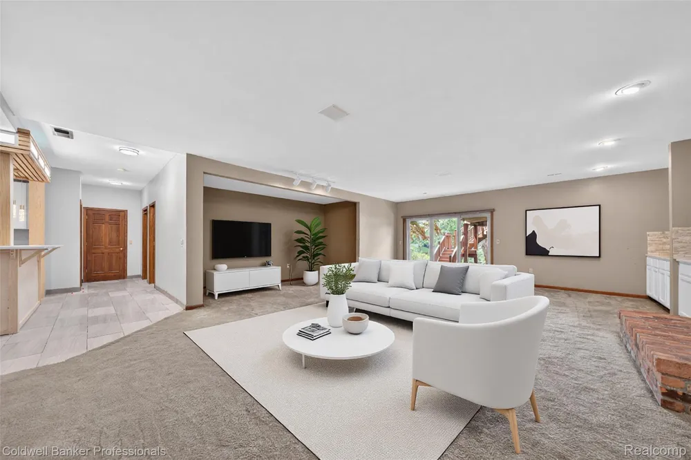 2076 Shore Hill Court West Bloomfield Charter Township, MI 48323