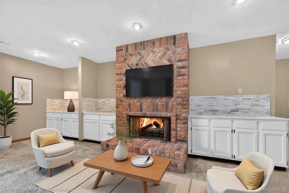 2076 Shore Hill Court West Bloomfield Charter Township, MI 48323