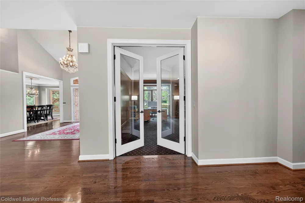2076 Shore Hill Court West Bloomfield Charter Township, MI 48323