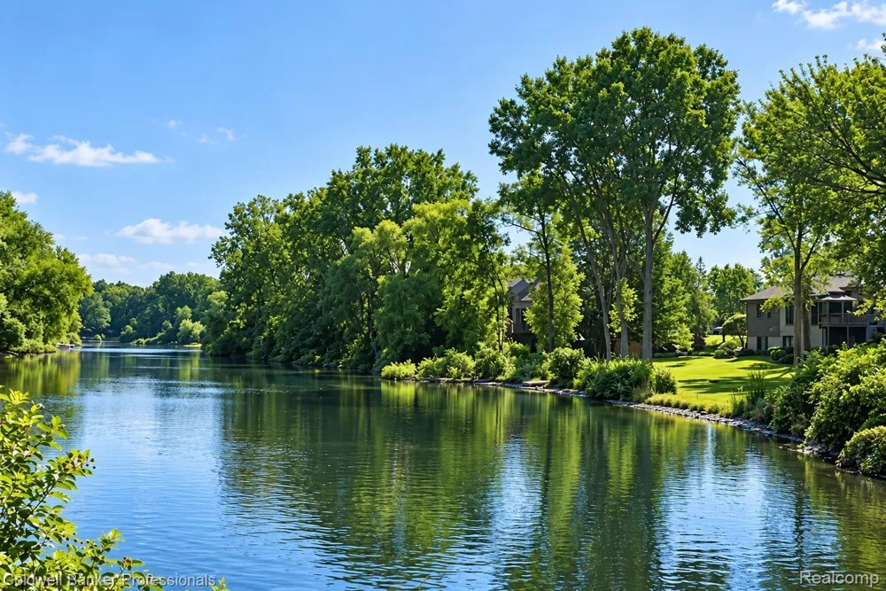 2076 Shore Hill Court West Bloomfield Charter Township, MI 48323