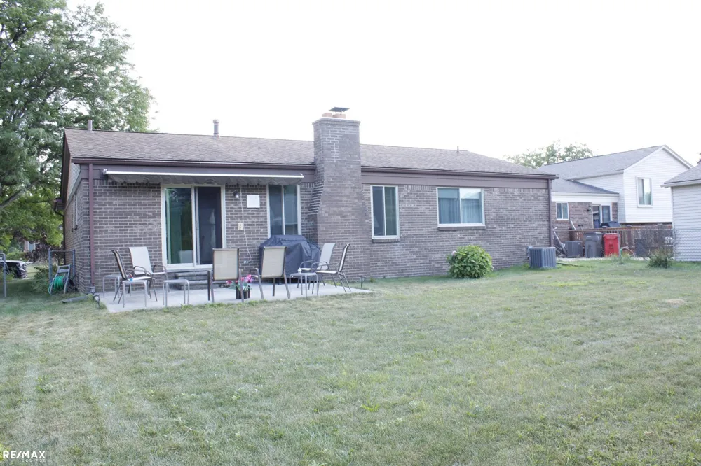 19909 Towner Drive Clinton Charter Township, MI 48038