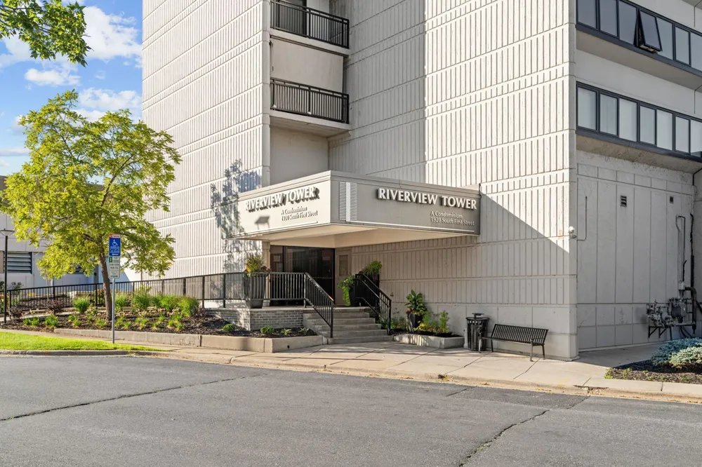1920 S 1st Street #1508 Minneapolis, MN 55454