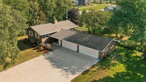 297 Majestic Road NW