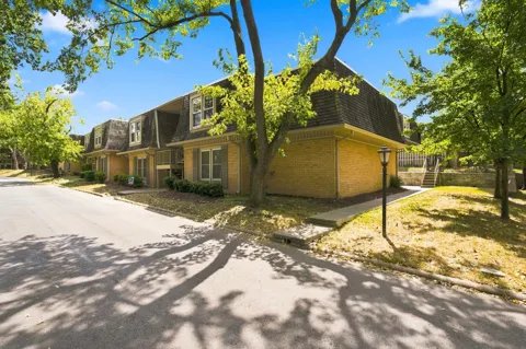 3000 Hillsboro Pike #136