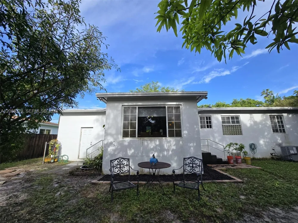 12660 NE 4th Ave North Miami, FL 33161