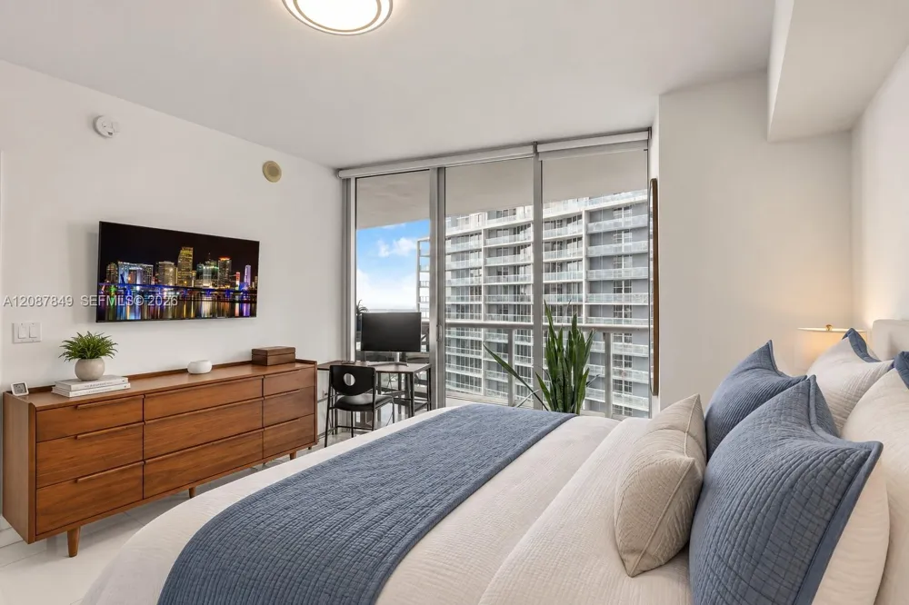 475 Brickell Ave #3609 Miami, FL 33131