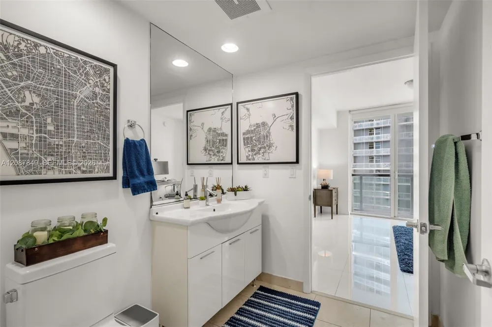 475 Brickell Ave #3609 Miami, FL 33131