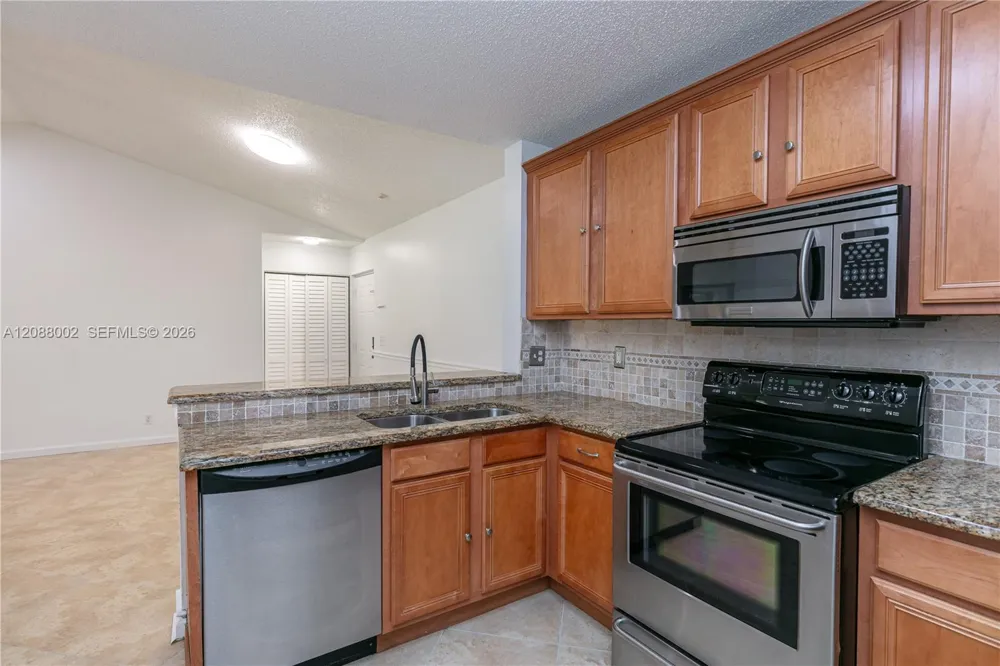 5741 Riverside Dr #205A5 Coral Springs, FL 33067