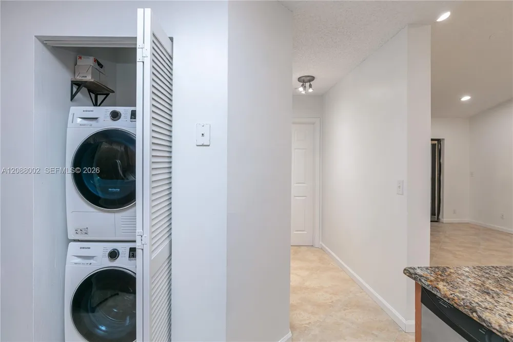 5741 Riverside Dr #205A5 Coral Springs, FL 33067