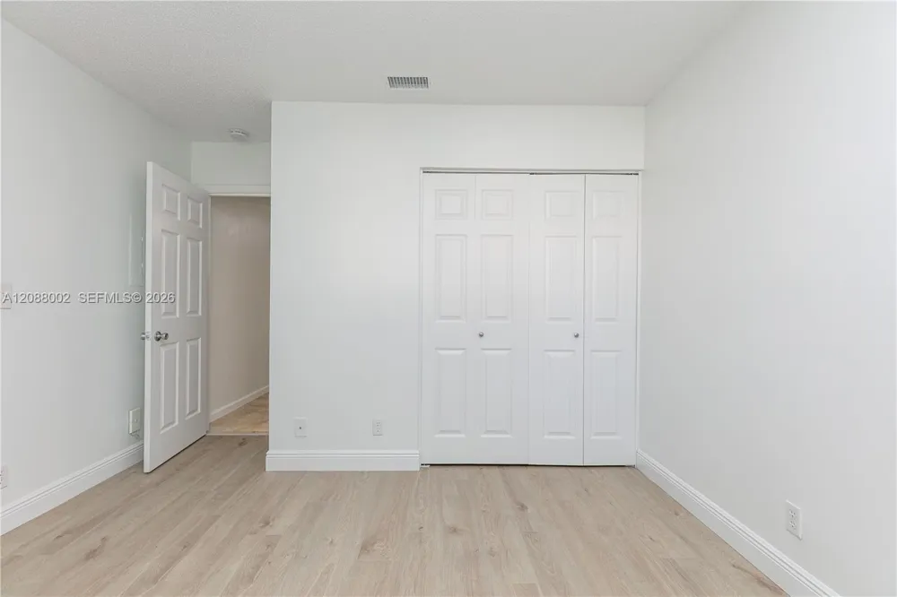 5741 Riverside Dr #205A5 Coral Springs, FL 33067