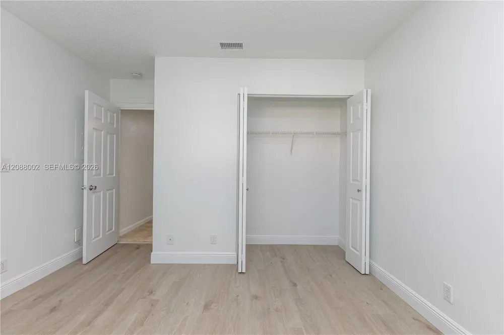 5741 Riverside Dr #205A5 Coral Springs, FL 33067