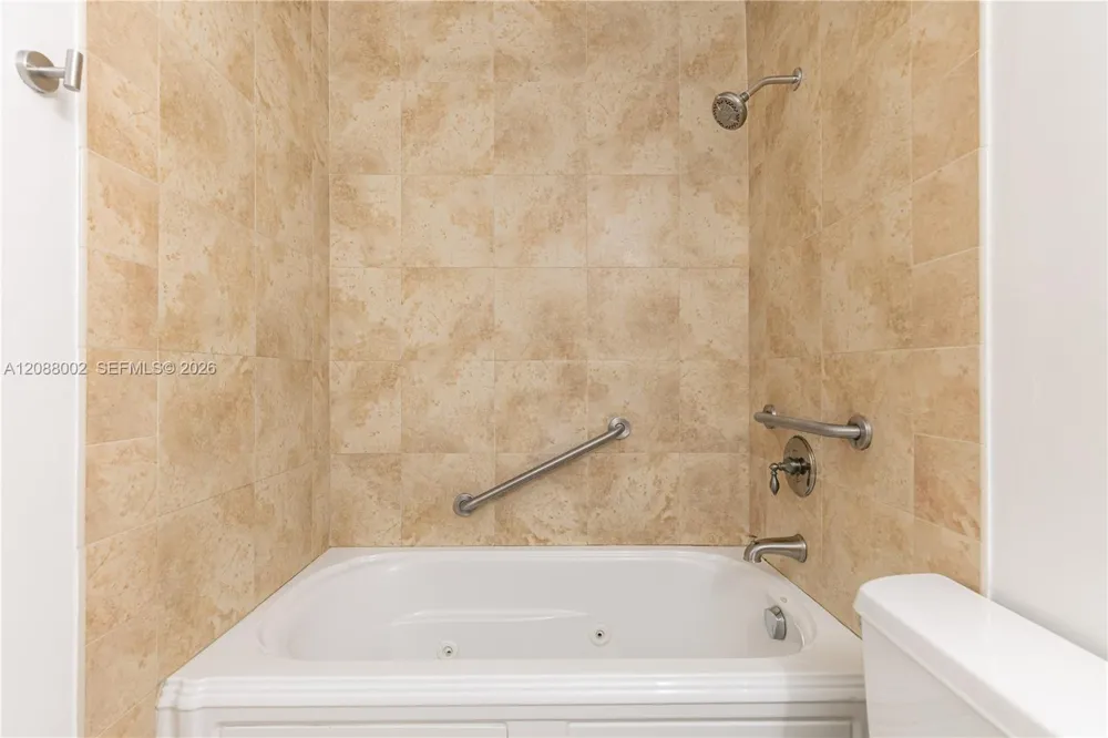 5741 Riverside Dr #205A5 Coral Springs, FL 33067