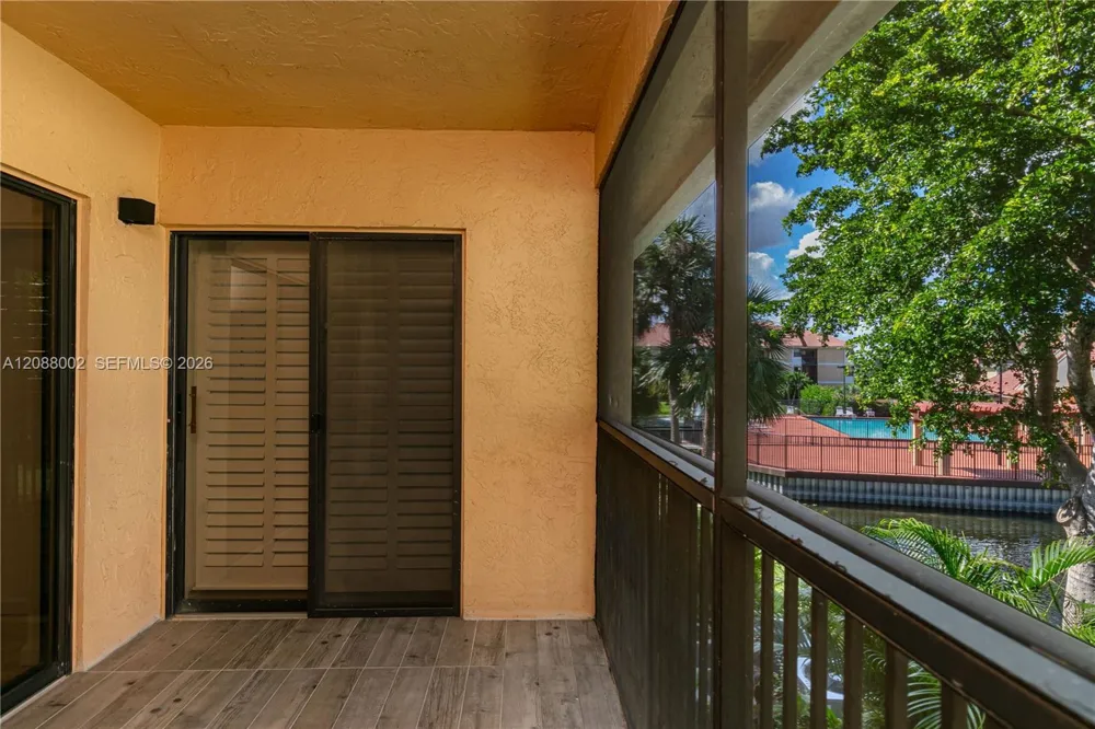 5741 Riverside Dr #205A5 Coral Springs, FL 33067