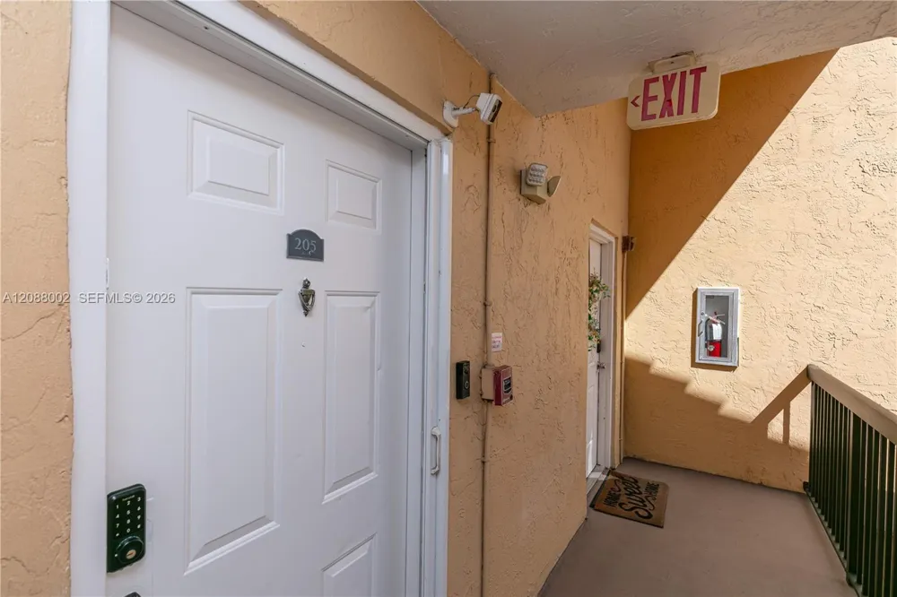 5741 Riverside Dr #205A5 Coral Springs, FL 33067