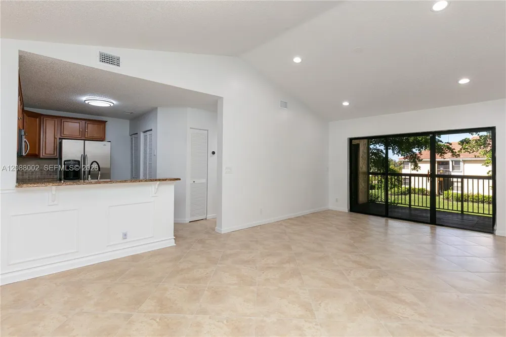 5741 Riverside Dr #205A5 Coral Springs, FL 33067