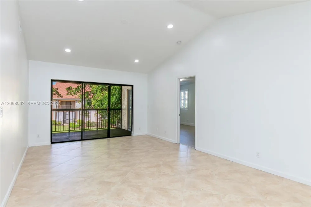 5741 Riverside Dr #205A5 Coral Springs, FL 33067