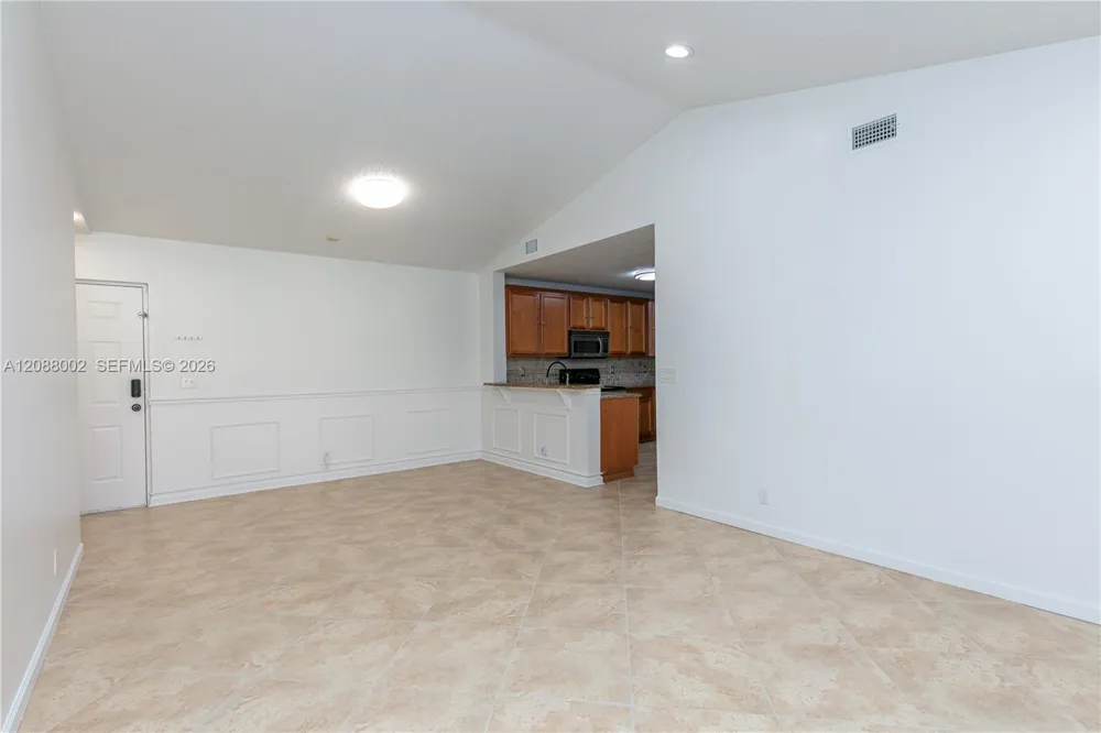 5741 Riverside Dr #205A5 Coral Springs, FL 33067