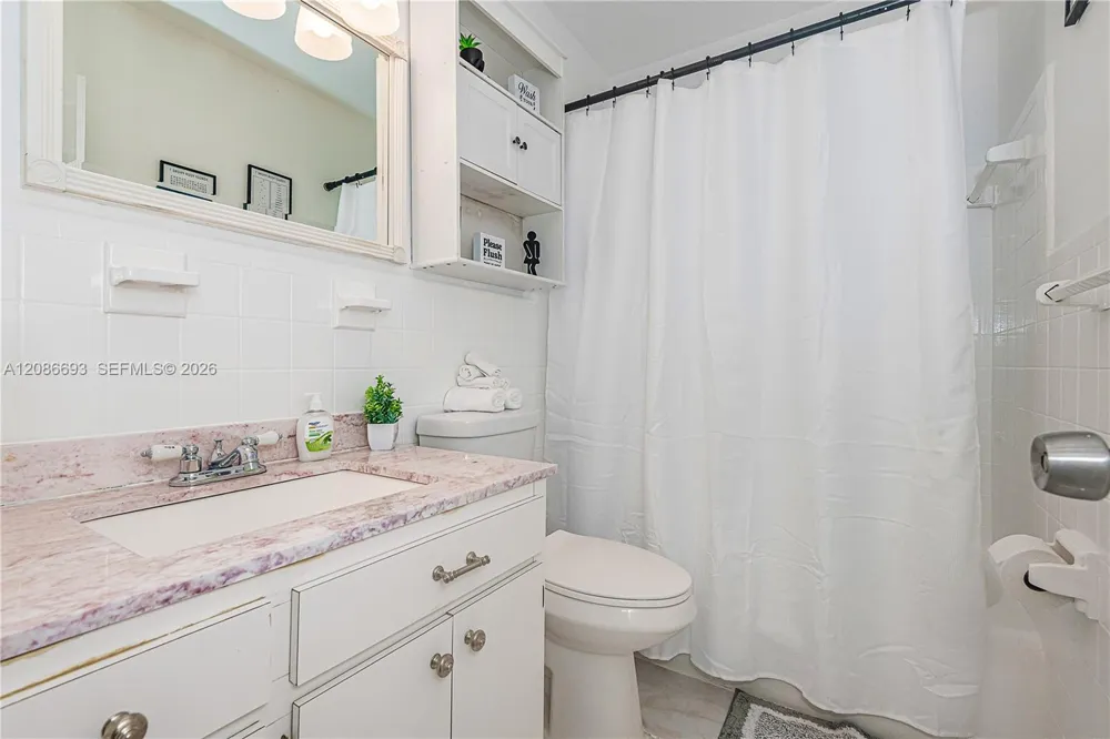 815 NE 6th St #0 Hallandale Beach, FL 33009