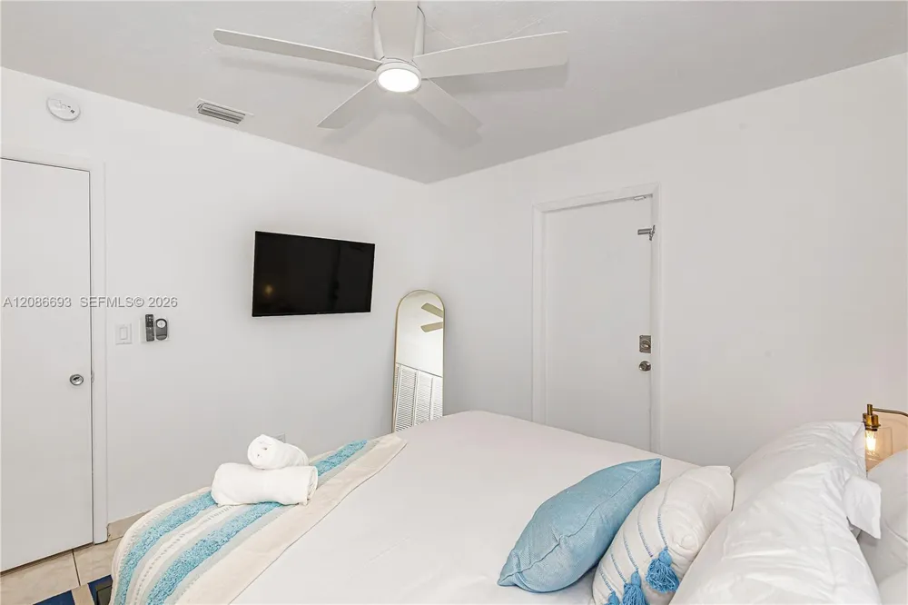 815 NE 6th St #0 Hallandale Beach, FL 33009
