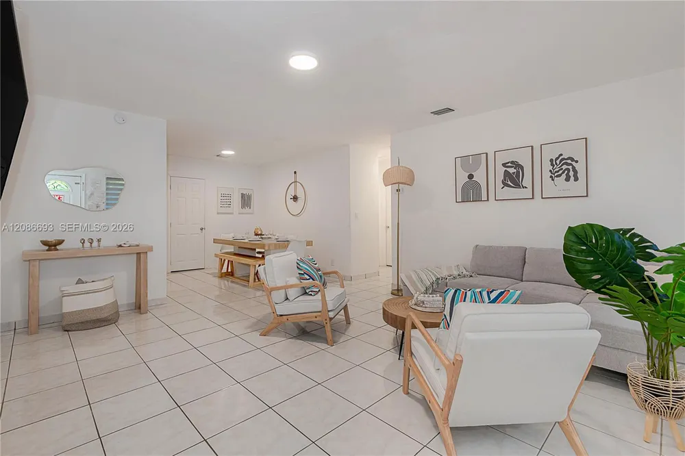 815 NE 6th St #0 Hallandale Beach, FL 33009