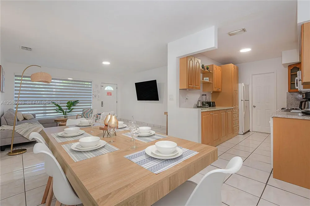 815 NE 6th St #0 Hallandale Beach, FL 33009