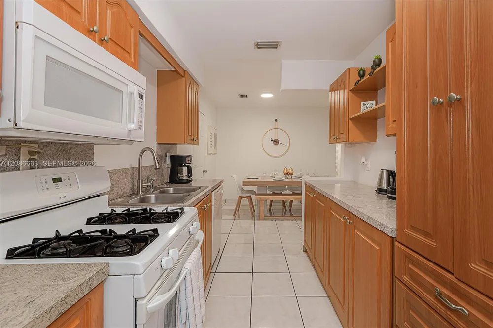815 NE 6th St #0 Hallandale Beach, FL 33009