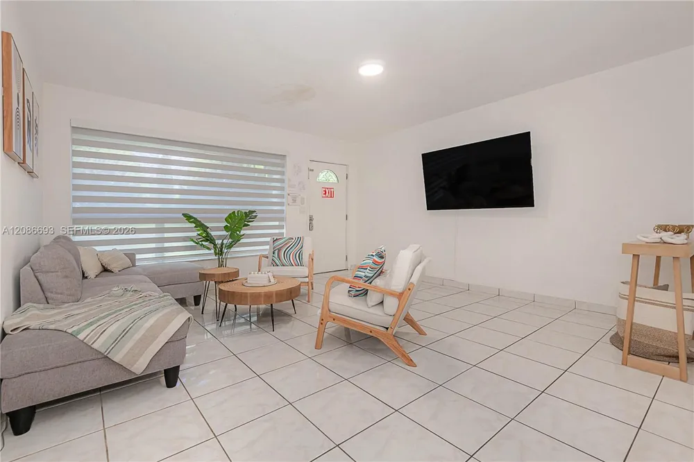 815 NE 6th St #0 Hallandale Beach, FL 33009