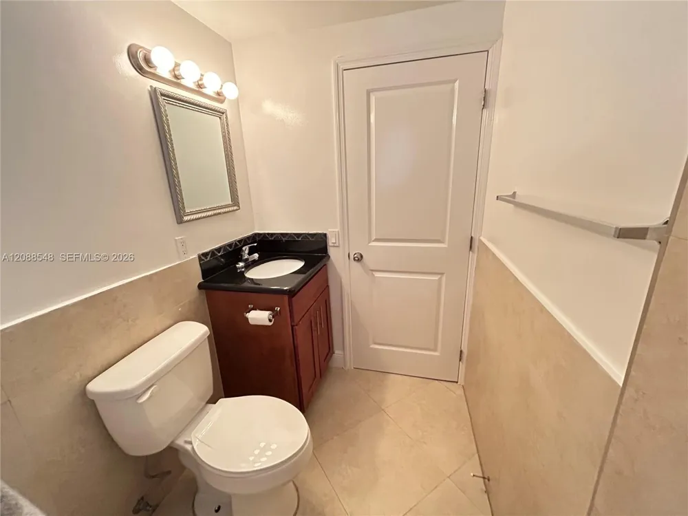 2880 Pine Tree Dr #3 Miami Beach, FL 33140