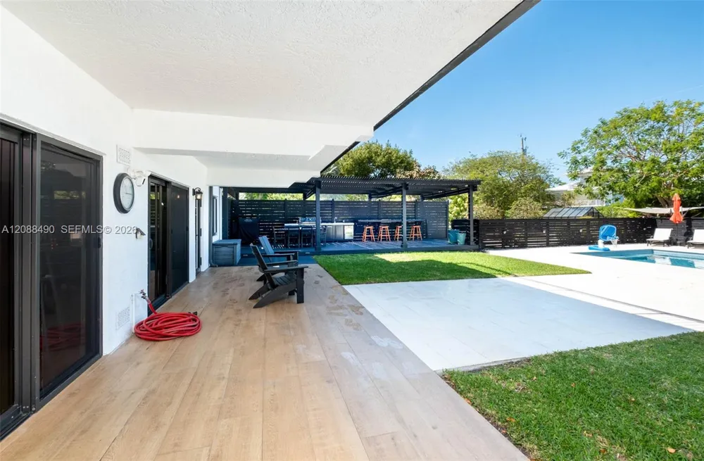 55 Ocean Front Dr Key Largo, FL 33037