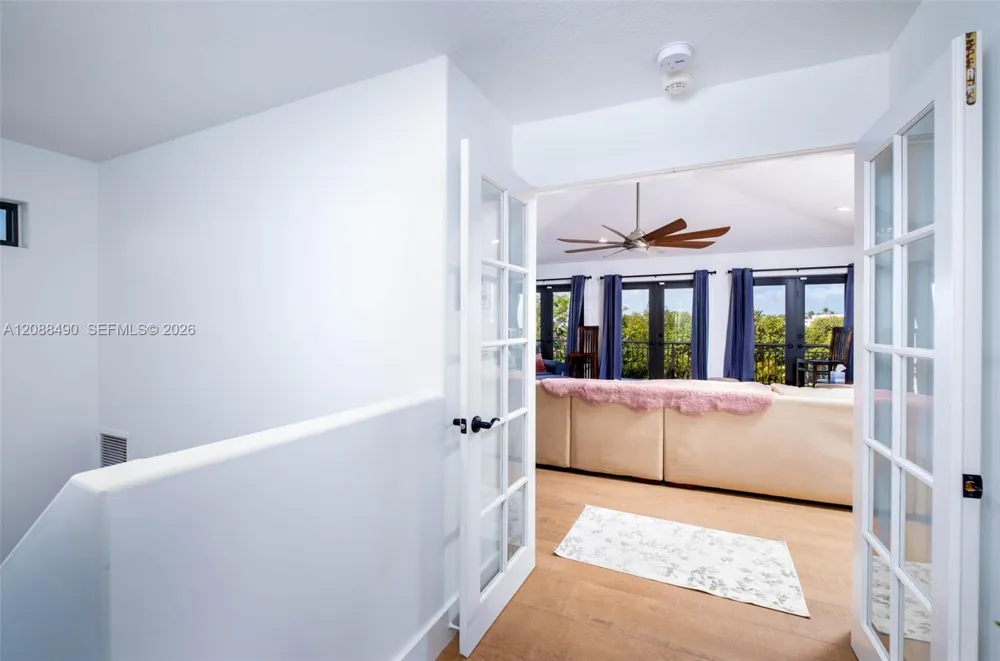 55 Ocean Front Dr Key Largo, FL 33037