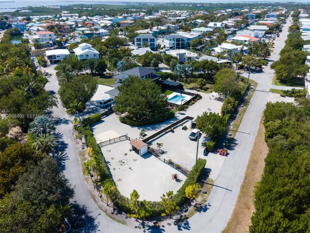 55 Ocean Front Dr Key Largo, FL 33037